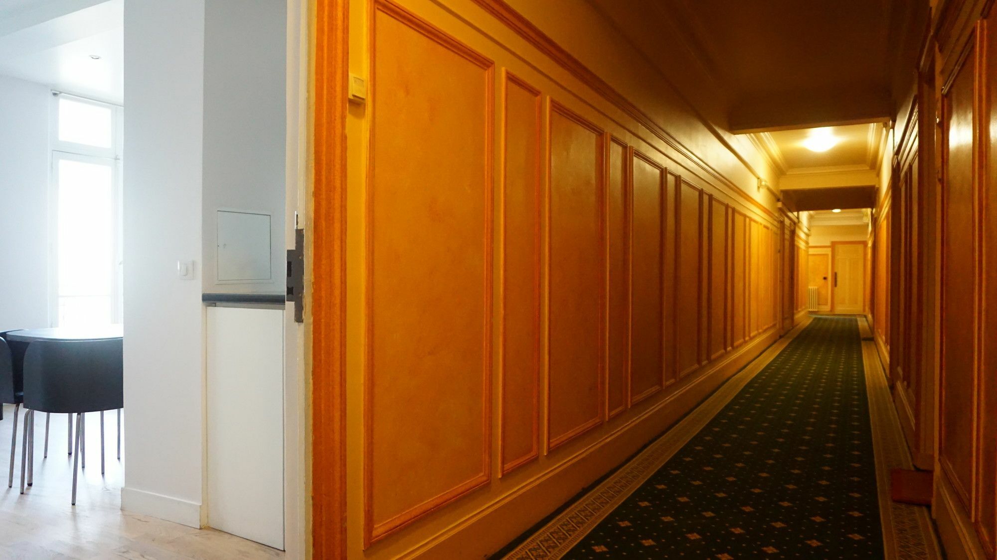 Champs Elysees 2 Pieces 8 Apartment